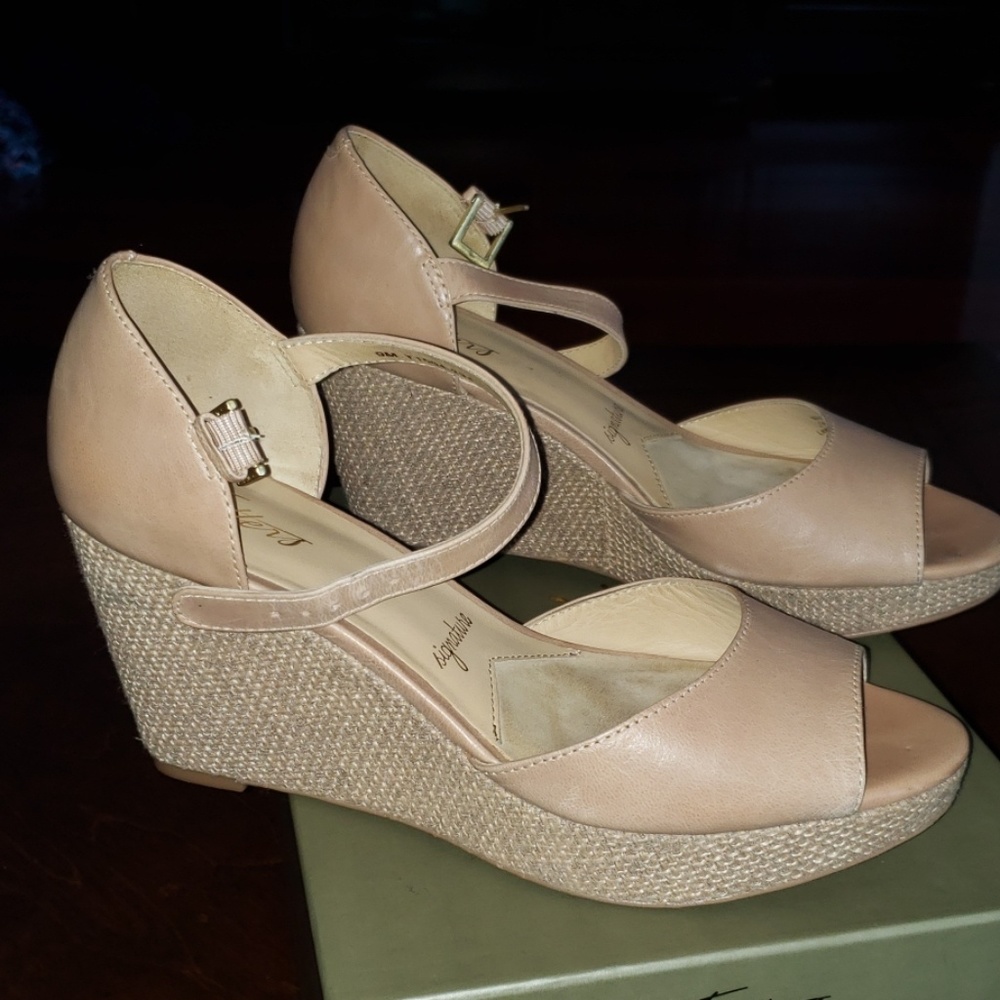 Trotters Amber Wedge